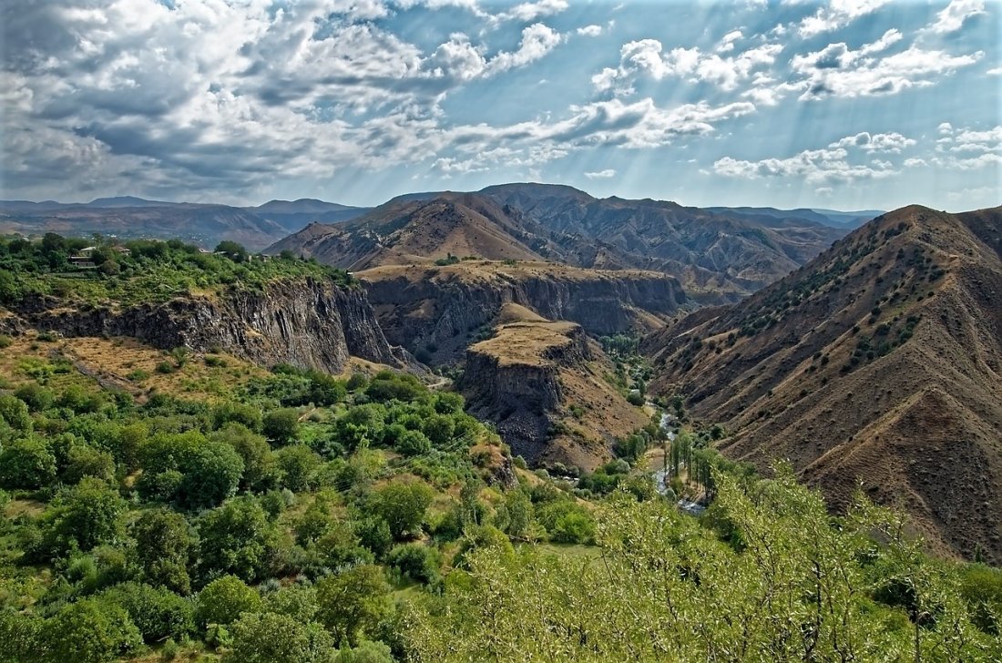 Ущелье Гарни в Армении